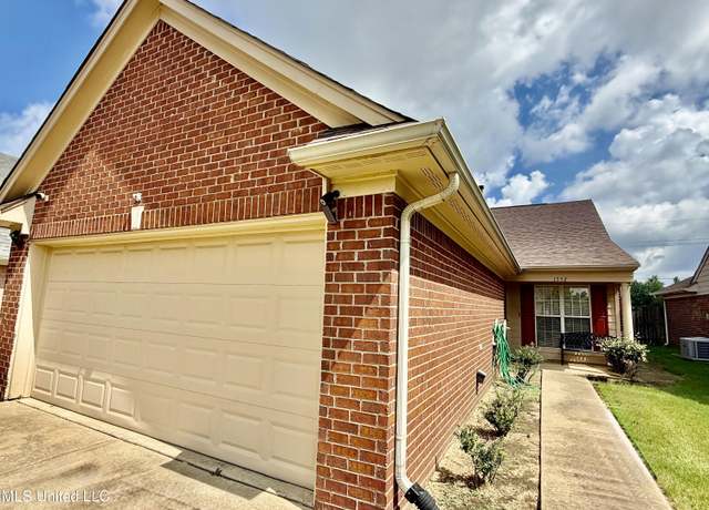 Property at 1552 Central Trails Dr, Southaven, MS 38671, 3 beds, 2 baths