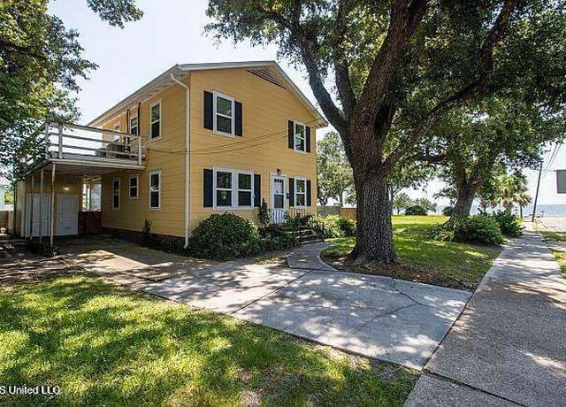 Property at 118 St Peter St, Biloxi, MS 39530, 3 beds, 2.5 baths