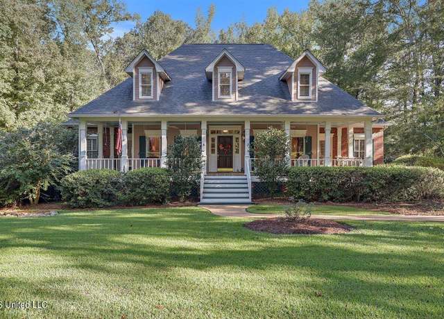 Property at 7 Charleston Ave, Clinton, MS 39056, 5 beds, 4 baths