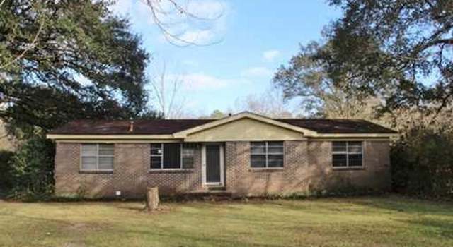 Photo of 9924 Foxshire Dr, Escatawpa, MS 39552
