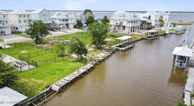 Photo of 608 Sandy Hook Dr, Pass Christian, MS 39571