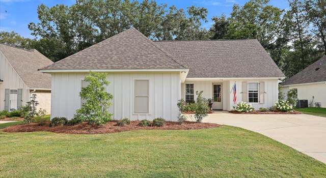 Photo of 156 Shore View Dr, Madison, MS 39110