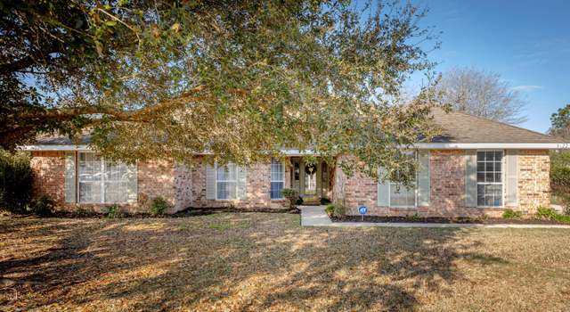 Photo of 3122 Shadow Wood Dr, Ocean Springs, MS 39564