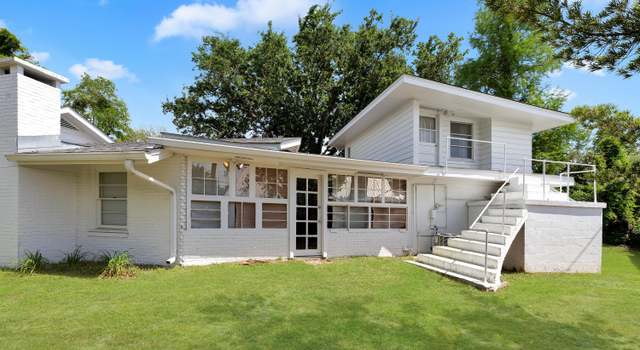 Photo of 115 Wisteria Dr, Pass Christian, MS 39571
