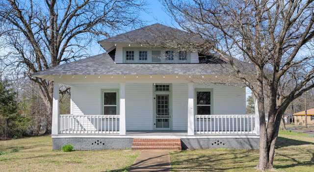 Photo of 211 Church St, Como, MS 38619