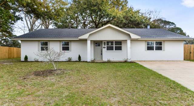 Photo of 402 Hunter Dr, Ocean Springs, MS 39564