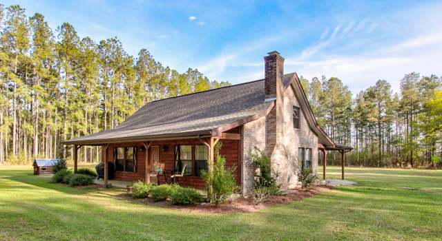 Photo of 1539 Benndale Rd, Mclain, MS 39456