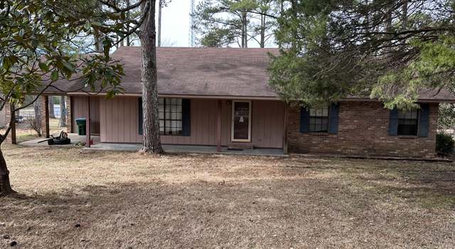 Photo of 19 Pinecrest Dr, Macon, MS 39341
