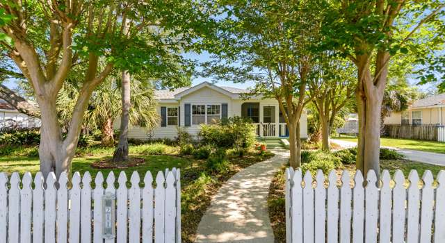 Photo of 211 Demontluzin Ave, Bay Saint Louis, MS 39520