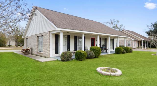 Photo of 612 Waveland Ave, Waveland, MS 39576