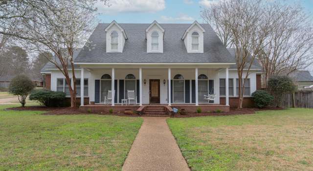 Photo of 207 Concord Dr, Clinton, MS 39056