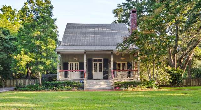 Photo of 610 Saint Louis St, Pass Christian, MS 39571