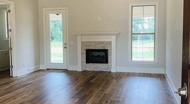 Photo of 281 Buttonwood Ln, Canton, MS 39046