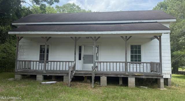 Photo of 101 S 3rd St, Collins, MS 39428