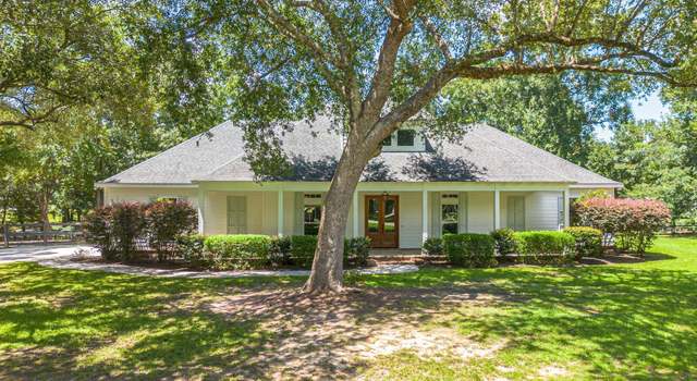 Photo of 7381 Woodland Dr, Pass Christian, MS 39571