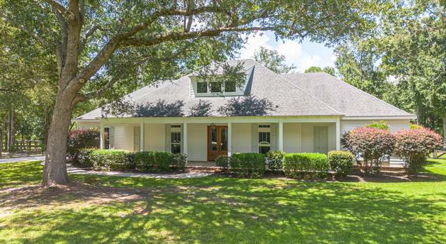Photo of 7381 Woodland Dr, Pass Christian, MS 39571