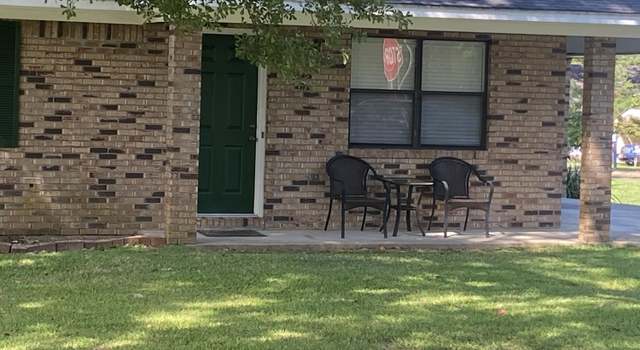 Photo of 311 Dampeer St, Crystal Springs, MS 39059