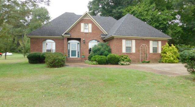 Photo of 104 Oakwood Dr, Senatobia, MS 38668