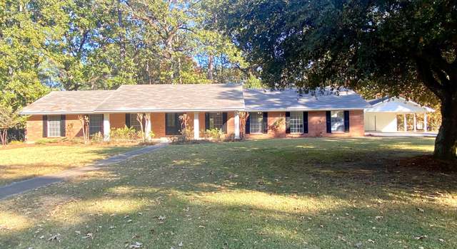 Photo of 204 Azalea Dr, Forest, MS 39074