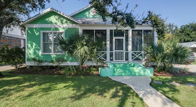 Photo of 111 Sycamore St, Bay Saint Louis, MS 39520