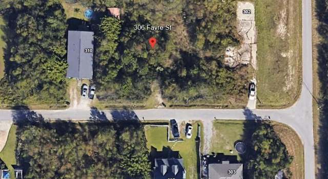 Photo of 306 Favre St, Waveland, MS 39576
