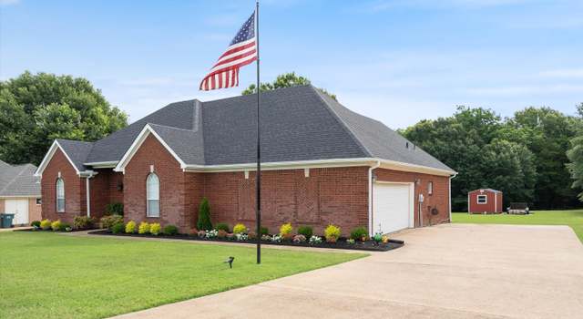 Photo of 104 Leslie Dr, Senatobia, MS 38668