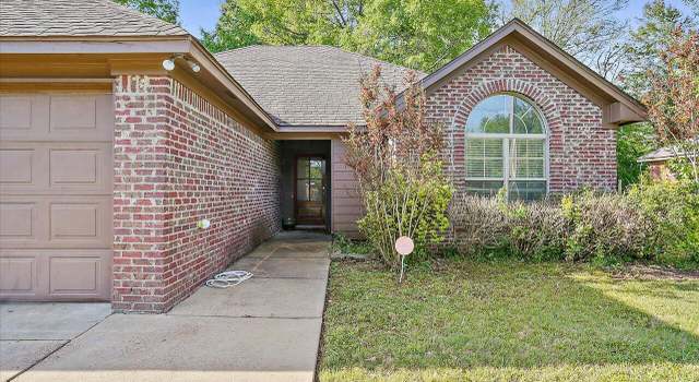 Photo of 119 Northgate Dr, Canton, MS 39046
