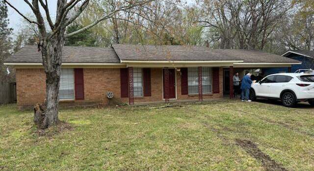 Photo of 1031 Wooddell Dr, Jackson, MS 39212