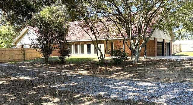 Photo of 1201 Anna St, Poplarville, MS 39470
