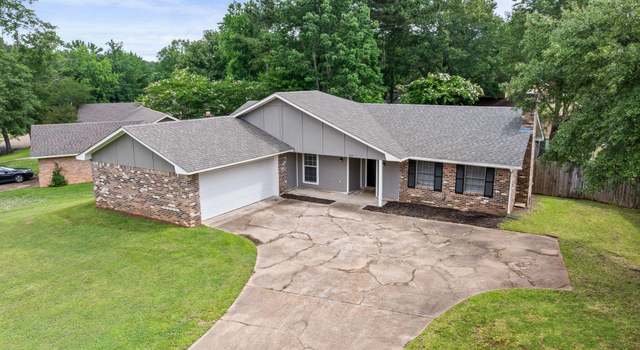 Photo of 212 Pebble Brook Dr, Clinton, MS 39056