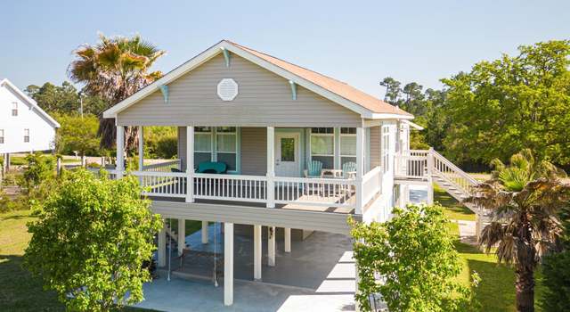 Photo of 620 5th St, Pass Christian, MS 39571