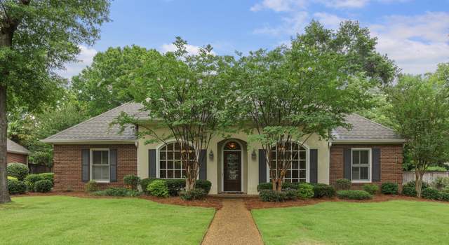 Photo of 207 Hillside St, Ridgeland, MS 39157
