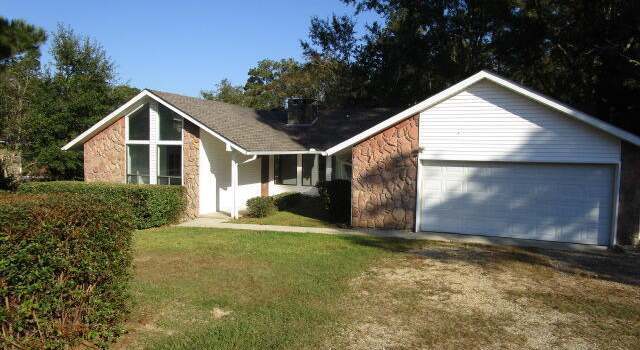 Photo of 310 E Lakeshore Dr, Carriere, MS 39426