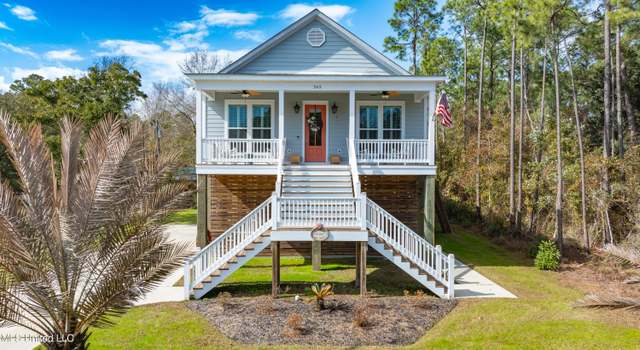 Photo of 565 Royal Oak Dr, Pass Christian, MS 39571
