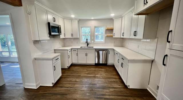 Photo of 4374 Ridgewood Rd, Jackson, MS 39211