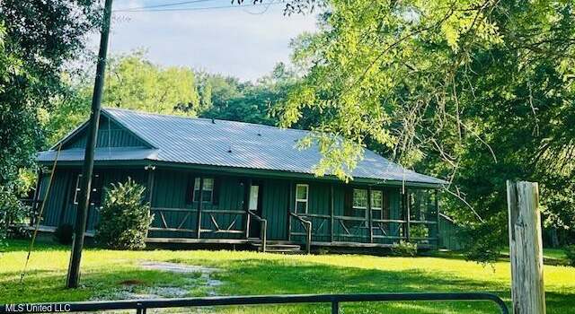 Photo of 3900 Sammie Hearndon Rd, Moss Point, MS 39562