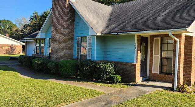 Photo of 200 Phyllis Ann Dr, Crystal Springs, MS 39059