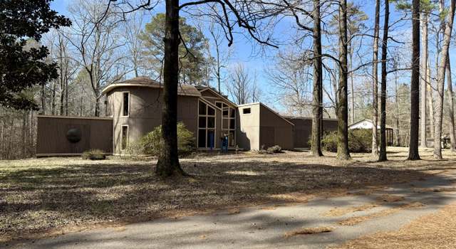 Photo of 715 Woodland Hills Dr, Lexington, MS 39095