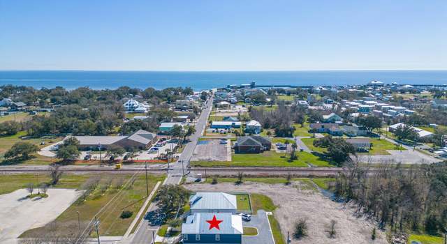 Photo of 307 Davis Ave, Pass Christian, MS 39571