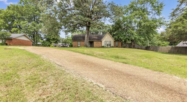 Photo of 231 Hickory Ln, Batesville, MS 38606