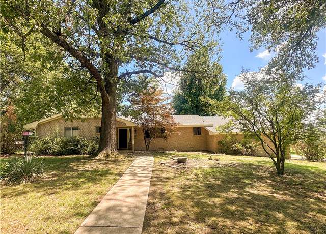 Property at 1605 Arapaho Ave, Springdale, AR 72764, 4 beds, 3 baths
