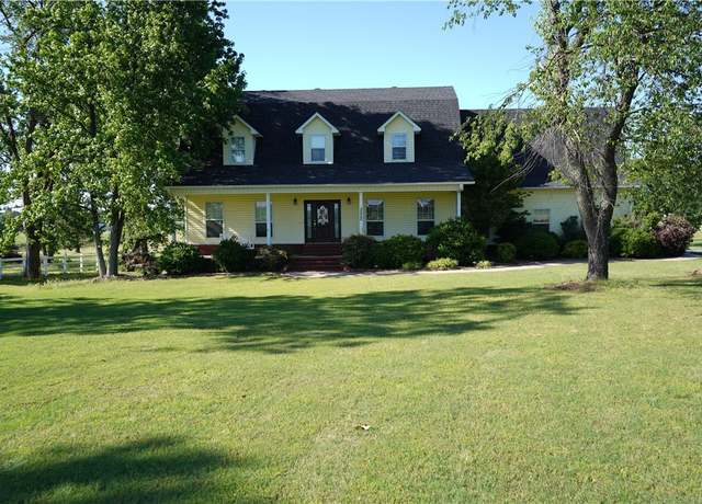 Property at 2655 S Elmira Ave, Russellville, AR 72802, 4 beds, 5 baths