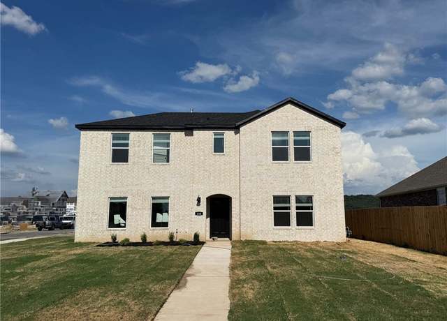 Property at 110 S Harrogate Ln, Fayetteville, AR 72704, 3 beds, 2.5 baths