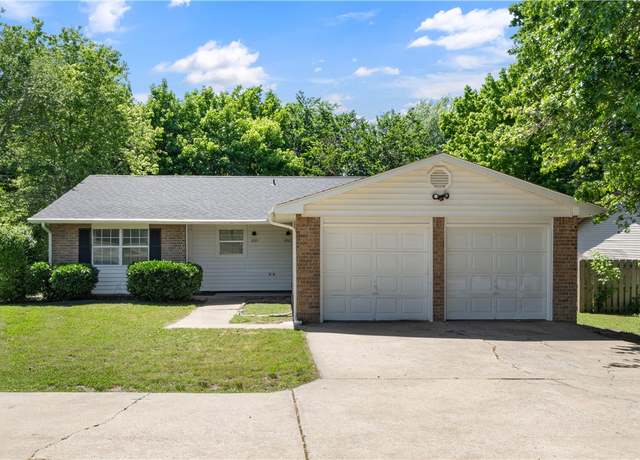 Property at 3021-3023 N Old Missouri Rd, Fayetteville, AR 72703, 4 beds, 2 baths