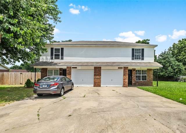 Property at 4644 W Dover St, Fayetteville, AR 72704, 3 beds, 2.5 baths