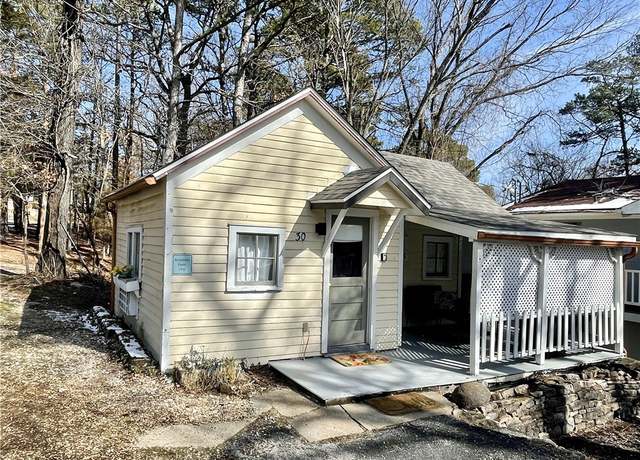 Property at 30 Kingshighway, Eureka Springs, AR 72632, 1 bed, 1 bath