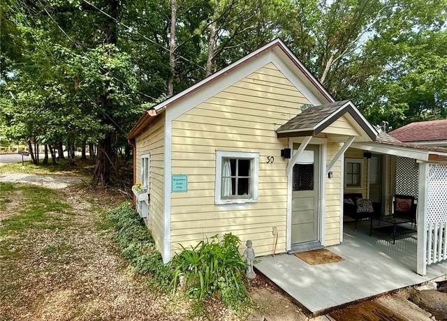 Property at 30 Kingshighway, Eureka Springs, AR 72632, 1 bed, 1 bath