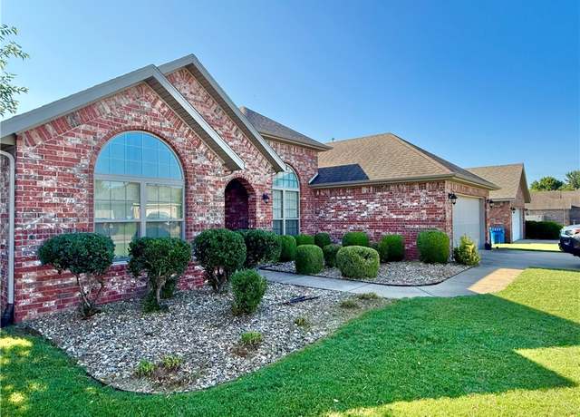 Property at 607 Wallstone Rd, Bentonville, AR 72712, 3 beds, 2 baths