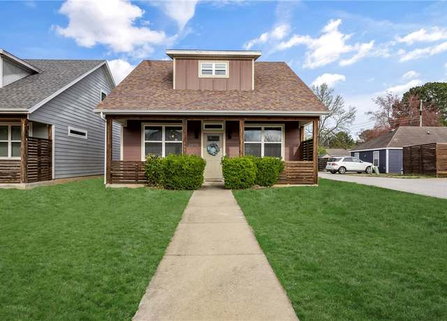 Property at 2070 S Florida Way, Fayetteville, AR 72701, 3 beds, 2.5 baths