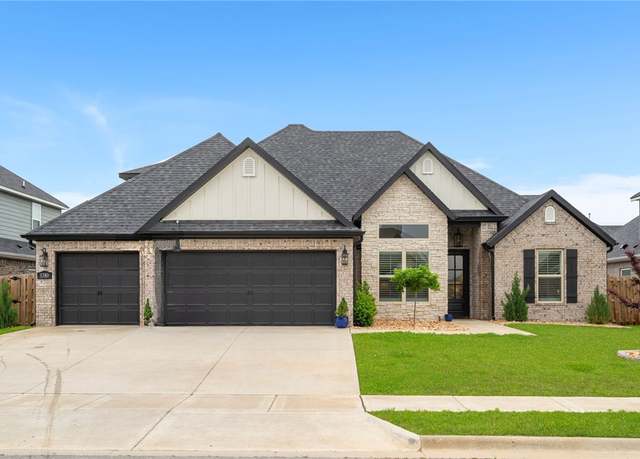Property at 1380 Heart St, Centerton, AR 72719, 4 beds, 2.5 baths
